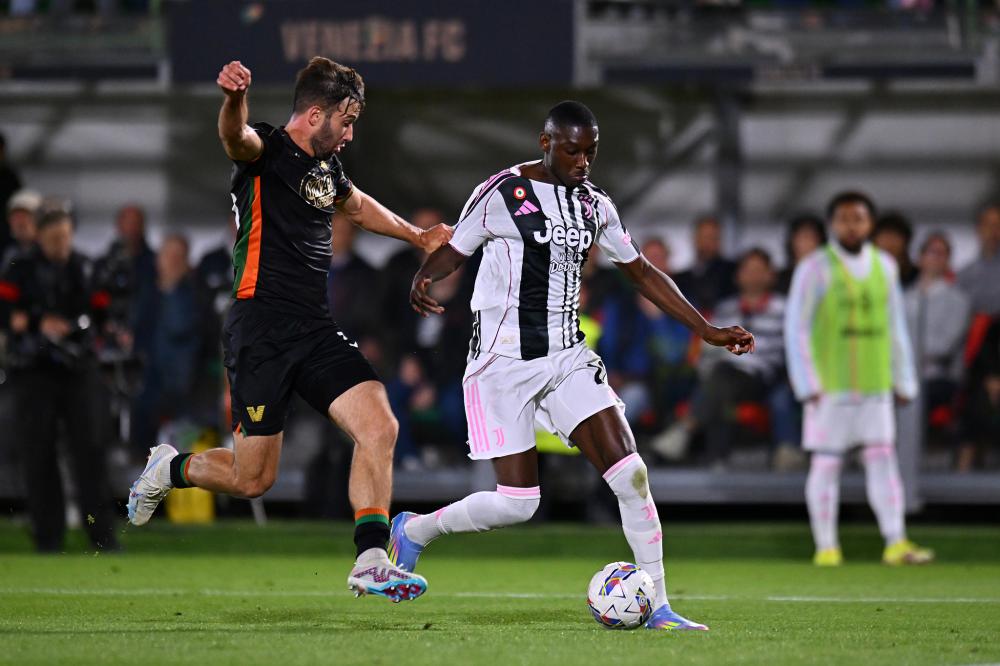 魔术晋级四强！肉装库里37分第一功臣 6人上双1数据是热火2倍