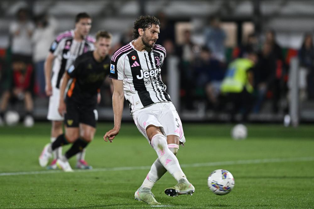 这脚传球太绝了，全队惊呆